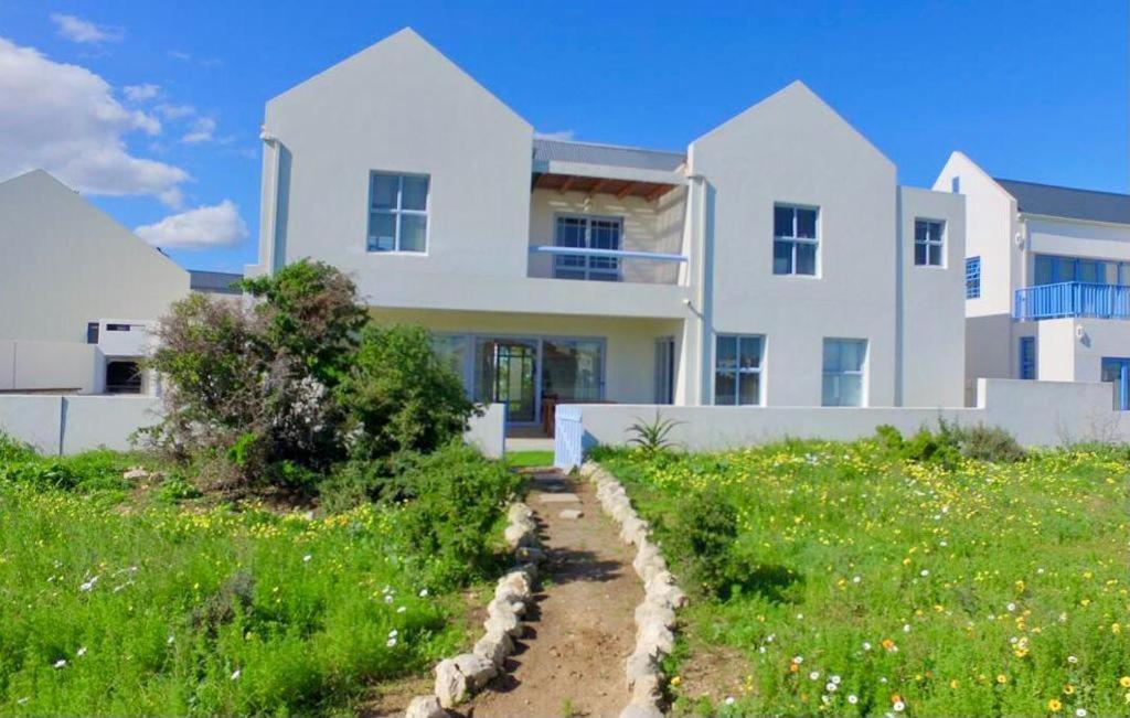 Perfect 10 - 10 To 13 Sleeper Luxury Holiday Home Breakage Deposit Of R2500 Per Weekend Lease لانجيبان المظهر الخارجي الصورة