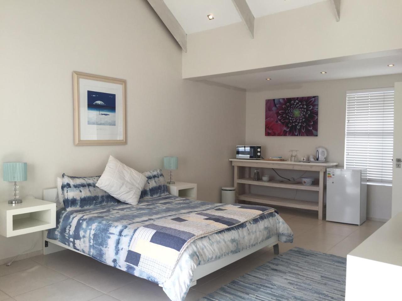 Perfect 10 - 10 To 13 Sleeper Luxury Holiday Home Breakage Deposit Of R2500 Per Weekend Lease لانجيبان المظهر الخارجي الصورة