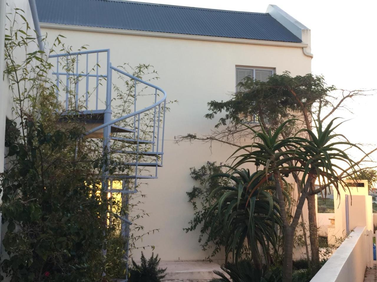 Perfect 10 - 10 To 13 Sleeper Luxury Holiday Home Breakage Deposit Of R2500 Per Weekend Lease لانجيبان المظهر الخارجي الصورة