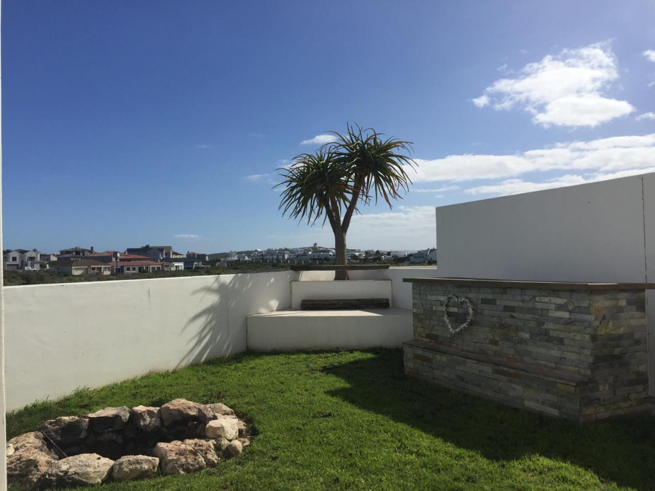 Perfect 10 - 10 To 13 Sleeper Luxury Holiday Home Breakage Deposit Of R2500 Per Weekend Lease لانجيبان المظهر الخارجي الصورة