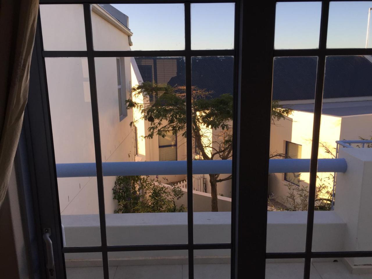 Perfect 10 - 10 To 13 Sleeper Luxury Holiday Home Breakage Deposit Of R2500 Per Weekend Lease لانجيبان المظهر الخارجي الصورة