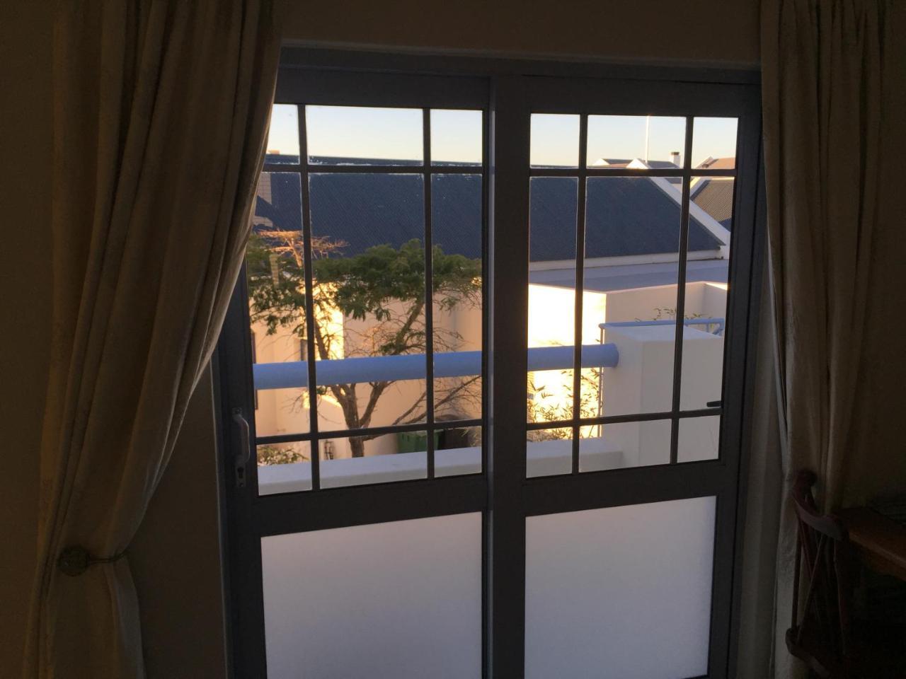 Perfect 10 - 10 To 13 Sleeper Luxury Holiday Home Breakage Deposit Of R2500 Per Weekend Lease لانجيبان المظهر الخارجي الصورة