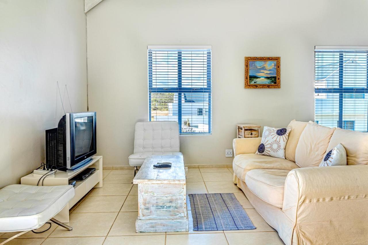 Perfect 10 - 10 To 13 Sleeper Luxury Holiday Home Breakage Deposit Of R2500 Per Weekend Lease لانجيبان المظهر الخارجي الصورة